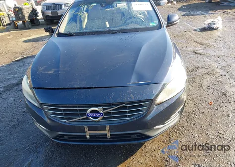 2015 Volvo S60 T5 Premier из США, поврежденный, VIN YV126MFK9F1353728